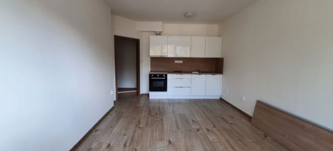 Rezervované exkluzívne na predaj 3 izbový byt s garážou a záhradou Žilina - Závodie