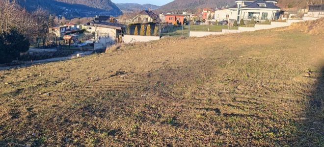 Stavebný pozemok na výstavbu rod.domu v mestskej časti Budatín, 922 m2 - Žilina